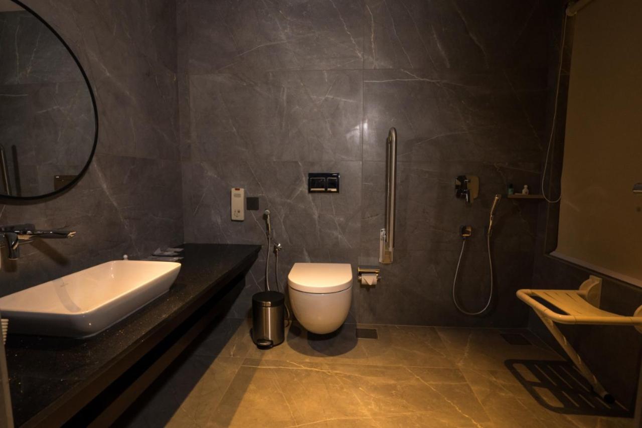 Saugandhika West Gate Hotell Wayanad Exteriör bild