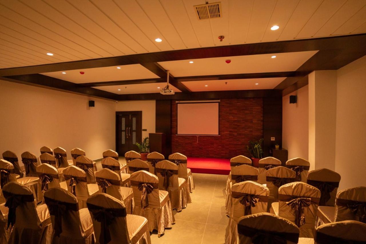 Saugandhika West Gate Hotell Wayanad Exteriör bild