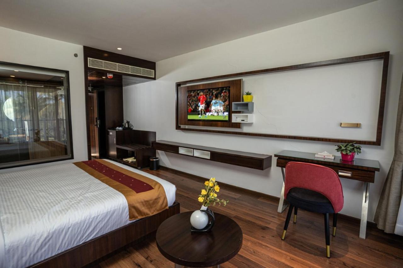 Saugandhika West Gate Hotell Wayanad Exteriör bild