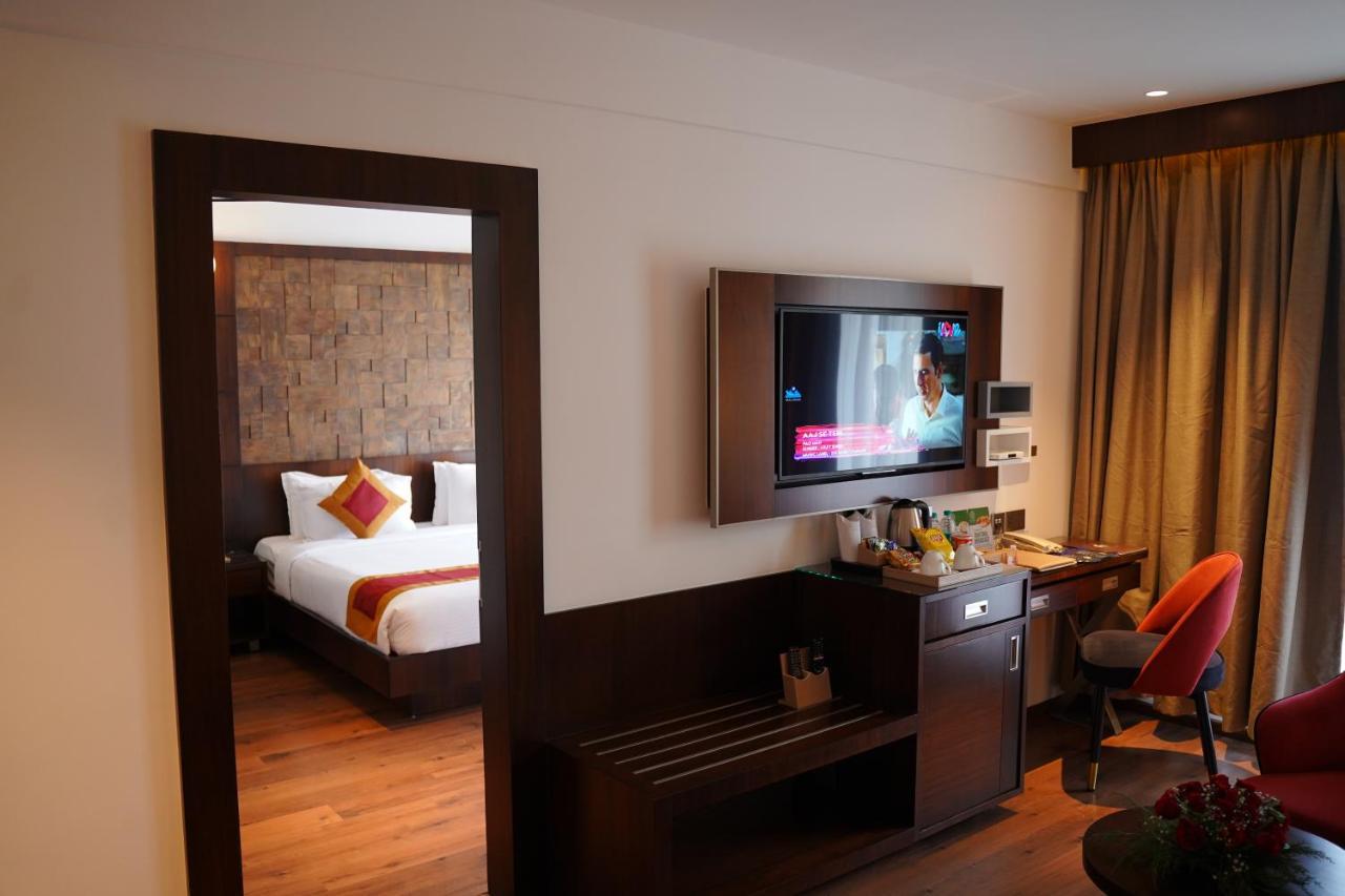 Saugandhika West Gate Hotell Wayanad Exteriör bild