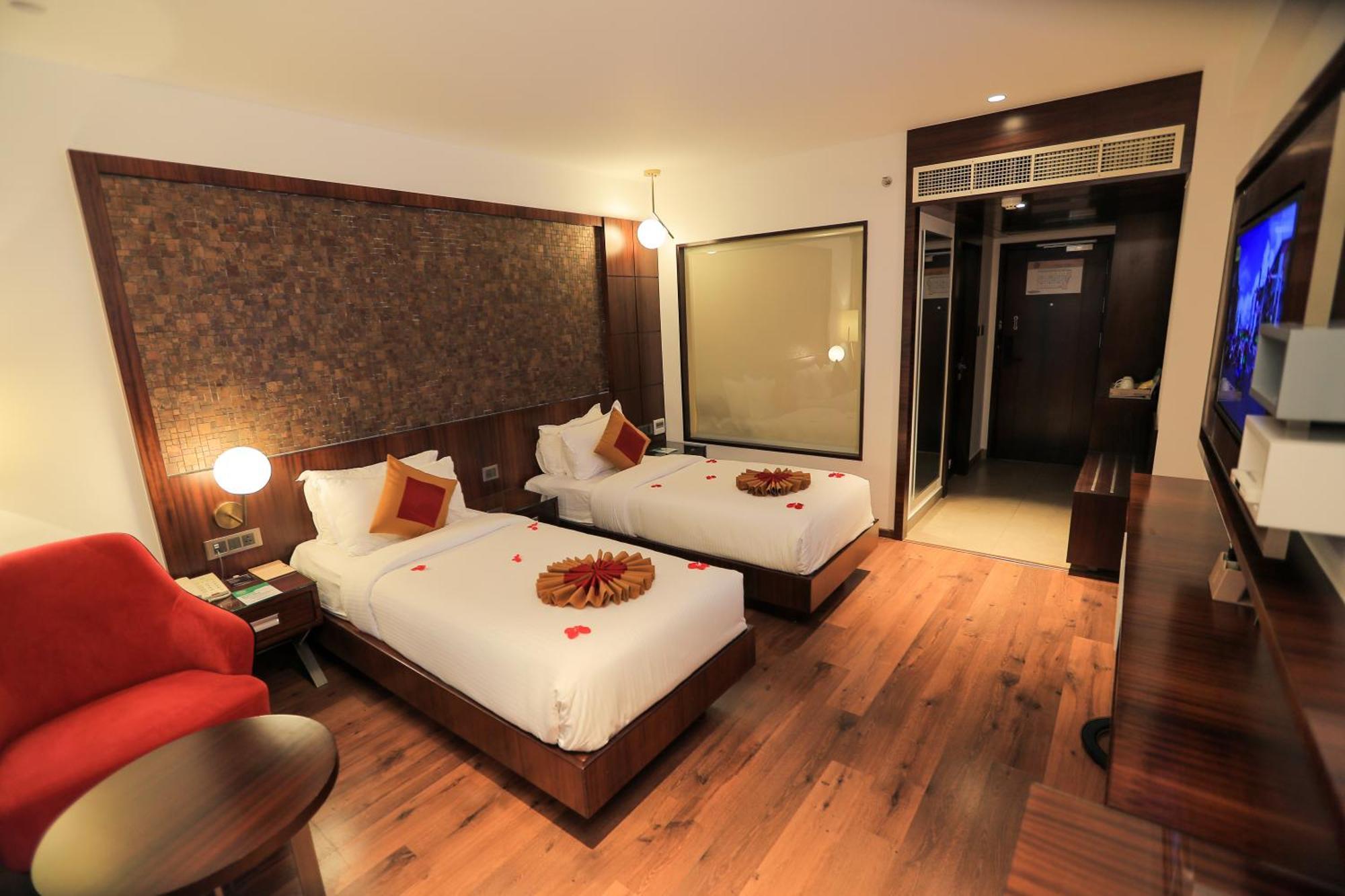 Saugandhika West Gate Hotell Wayanad Exteriör bild